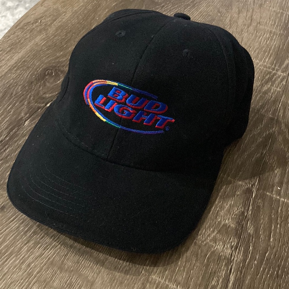 BUD LIGHT ADJUSTABLE PRIDE LGBQT RAINBOW BASEBALL HAT!